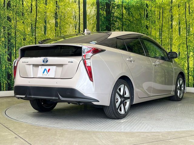 TOYOTA PRIUS 2016 Image 31