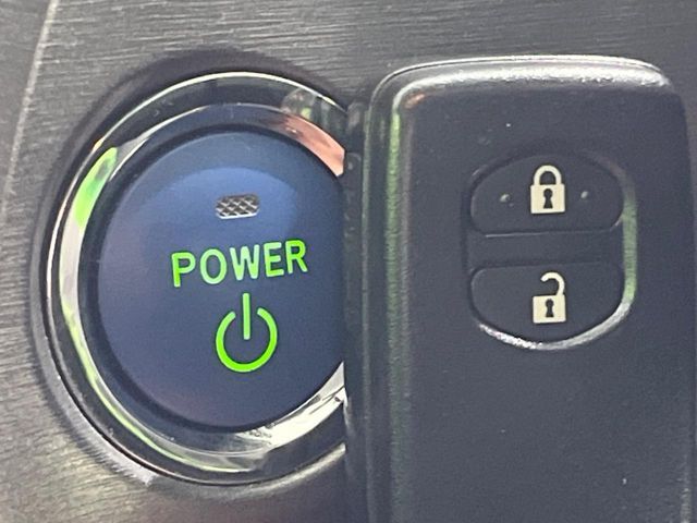 TOYOTA PRIUS 2013 Image 31