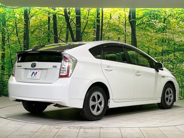 TOYOTA PRIUS 2013 Image 31