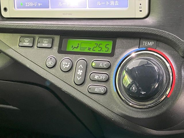 TOYOTA AQUA 2012 Image 31