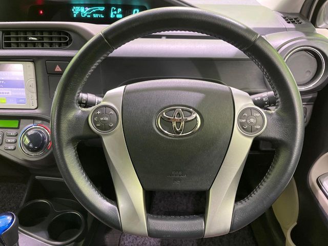 TOYOTA AQUA 2012 Image 31