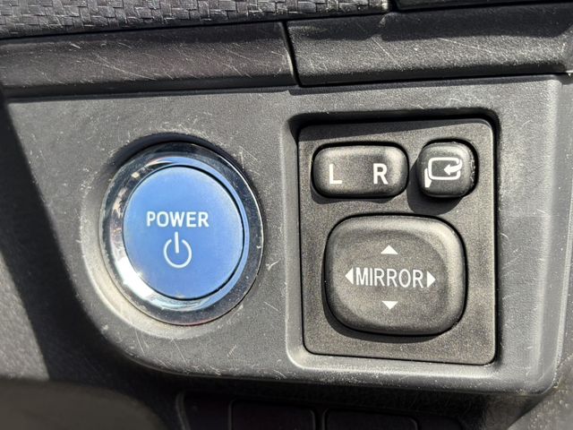 TOYOTA COROLLA FIELDER HYBR 2015 Image 31