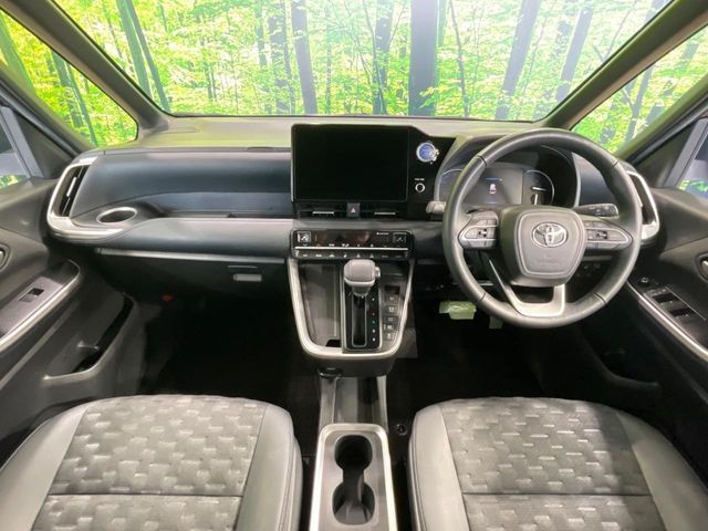 TOYOTA VOXY HYBRID 2023 Image 31