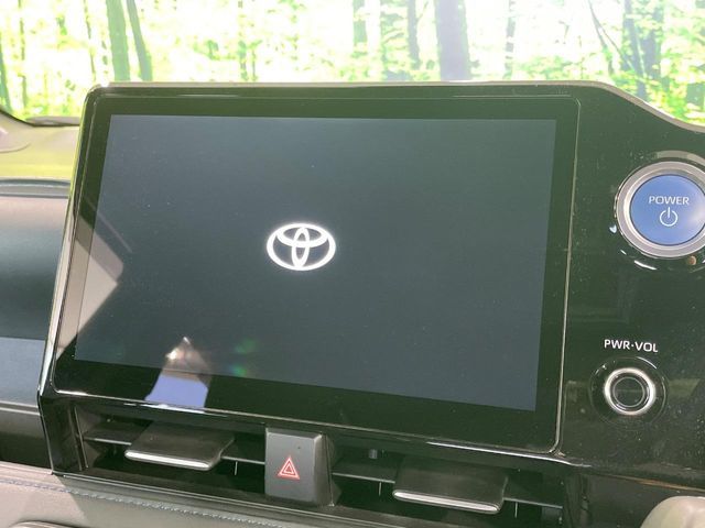 TOYOTA VOXY HYBRID 2023 Image 31