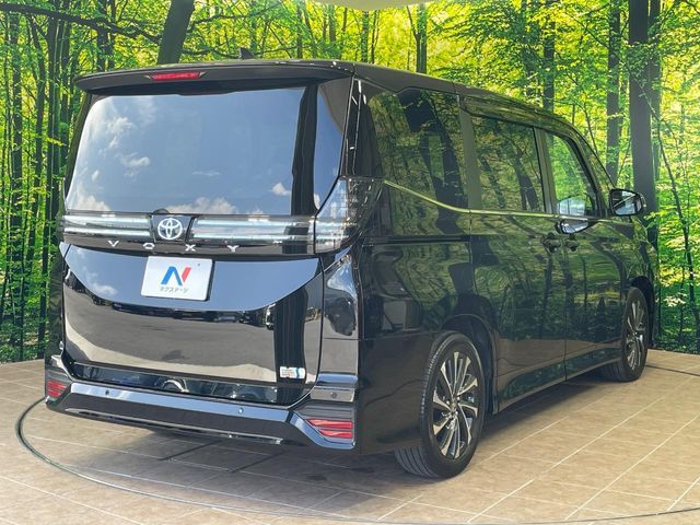 TOYOTA VOXY HYBRID 2023 Image 31