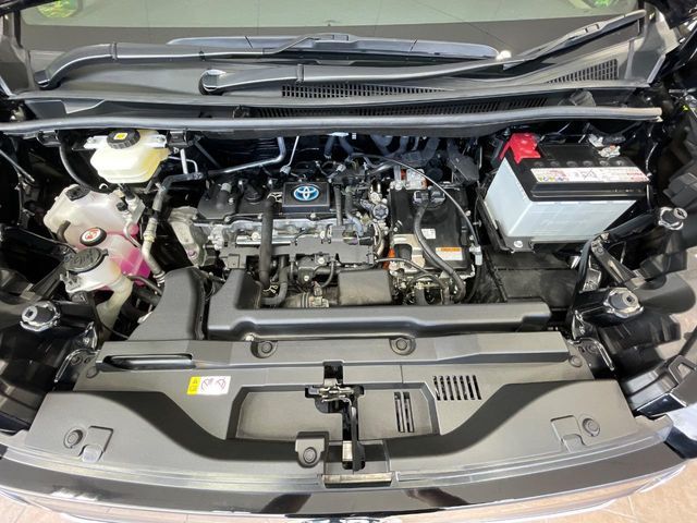 TOYOTA VOXY HYBRID 2023 Image 31