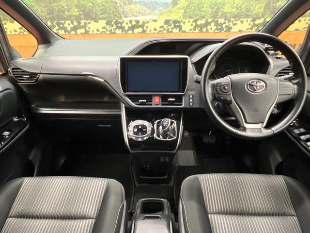 TOYOTA VOXY HYBRID 2019 Image 31