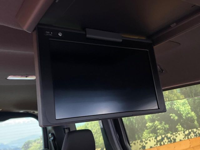 TOYOTA VOXY HYBRID 2019 Image 31