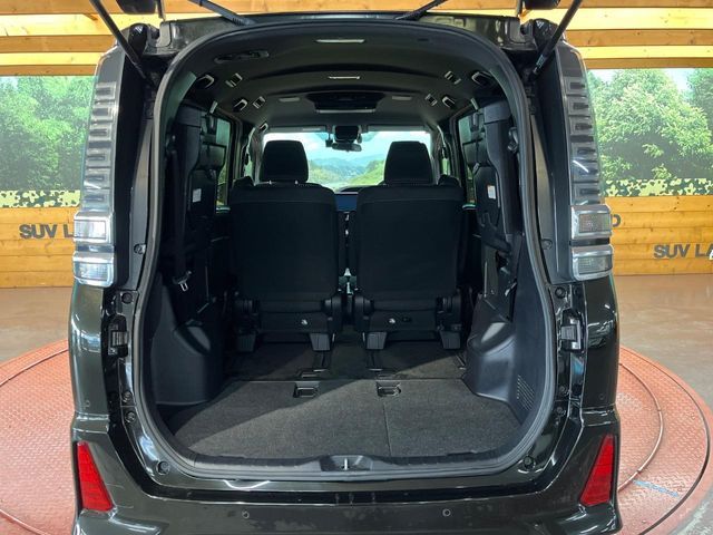 TOYOTA VOXY HYBRID 2019 Image 31