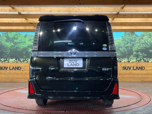 TOYOTA VOXY HYBRID 2019 Image 31