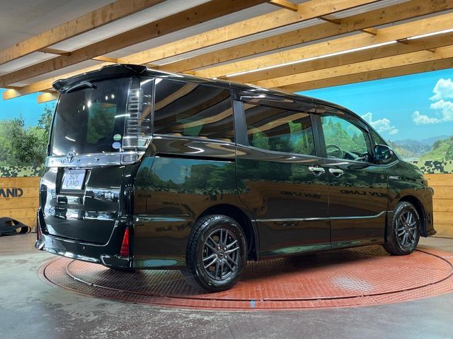 TOYOTA VOXY HYBRID 2019 Image 31