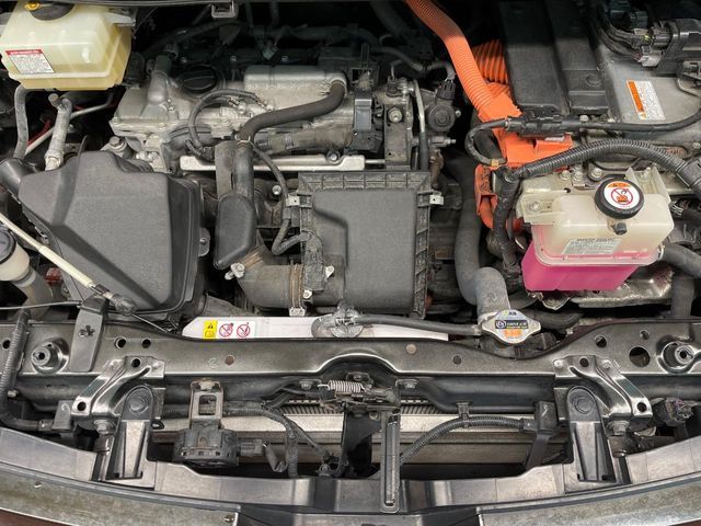 TOYOTA VOXY HYBRID 2019 Image 31