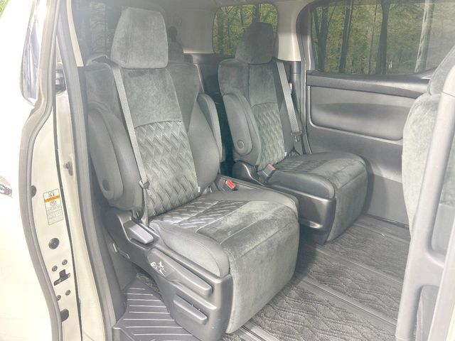 TOYOTA ALPHARD HYBRID 4WD 2019 Image 31