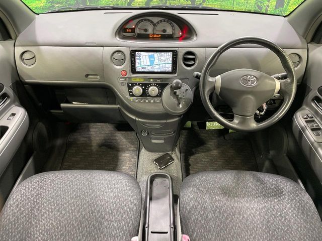 TOYOTA SIENTA 2012 Image 31