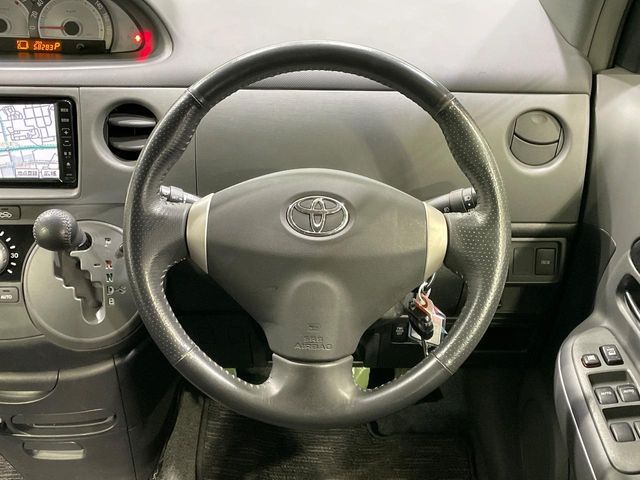 TOYOTA SIENTA 2012 Image 31