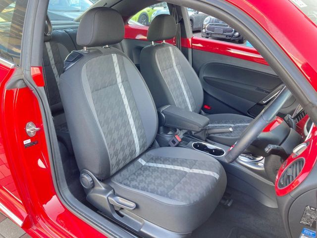 VOLKSWAGEN THE BEETL 2017 Image 31