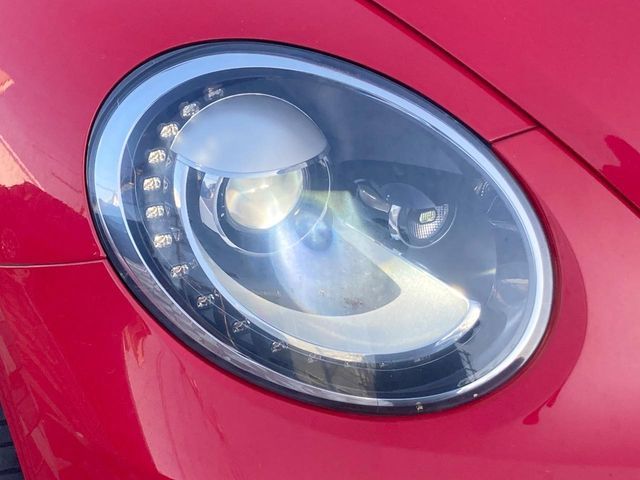 VOLKSWAGEN THE BEETL 2017 Image 31