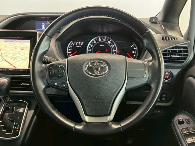 TOYOTA VOXY 2016 Image 31