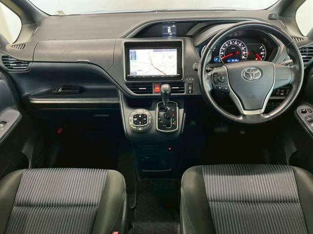 TOYOTA VOXY 2016 Image 31