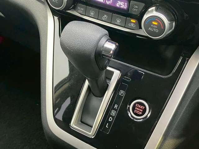 NISSAN SERENA  S-HYBRID 2018 Image 31