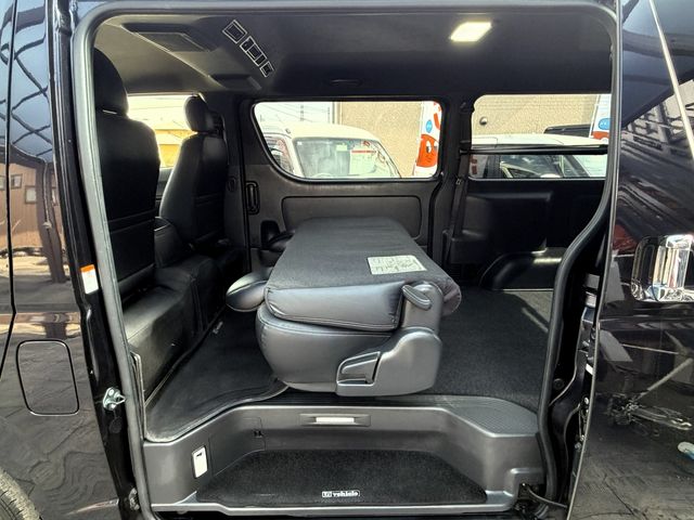 TOYOTA HIACE VAN 2WD 2020 Image 31