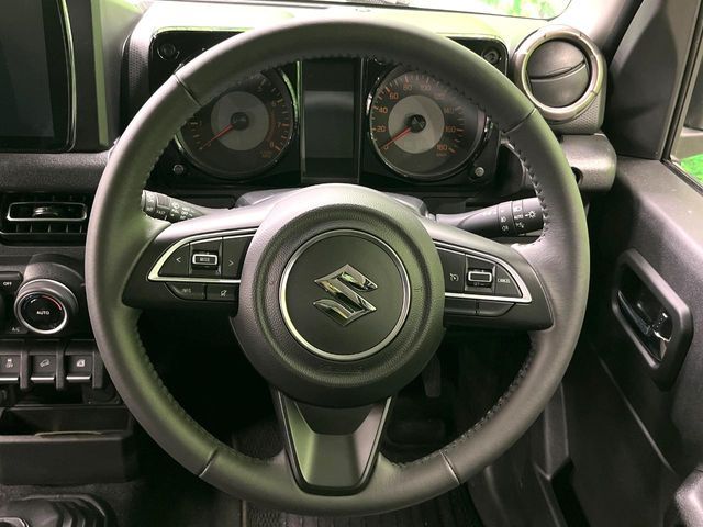 SUZUKI JIMNY NOMADE 2025 Image 31