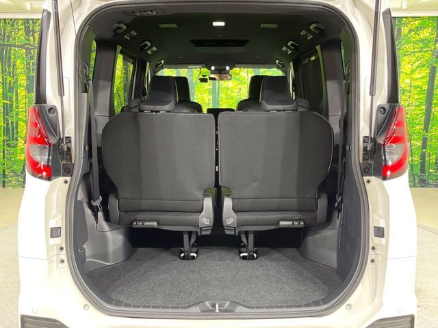 TOYOTA NOAH 2023 Image 31