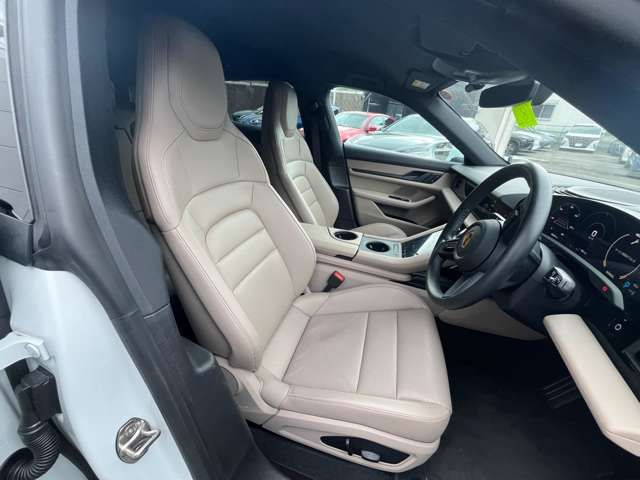 PORSCHE TAYCAN CROSS 2022 Image 31