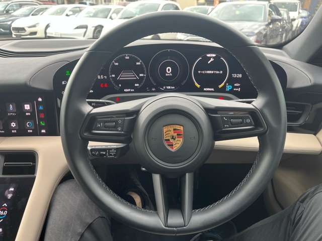 PORSCHE TAYCAN CROSS 2022 Image 31