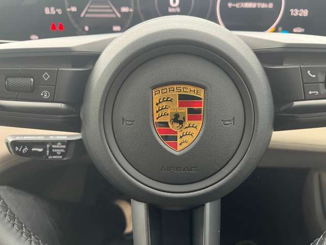 PORSCHE TAYCAN CROSS 2022 Image 31