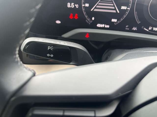 PORSCHE TAYCAN CROSS 2022 Image 31