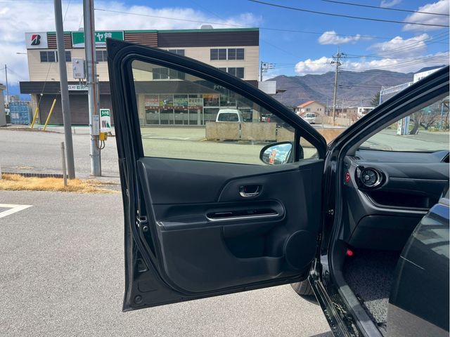 TOYOTA AQUA 2016 Image 31