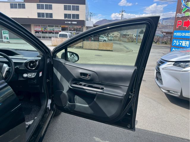 TOYOTA AQUA 2016 Image 31