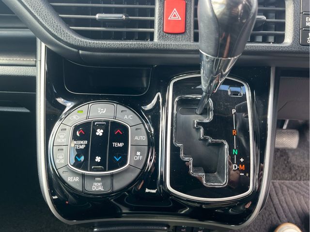 TOYOTA ESQUIRE 2017 Image 31