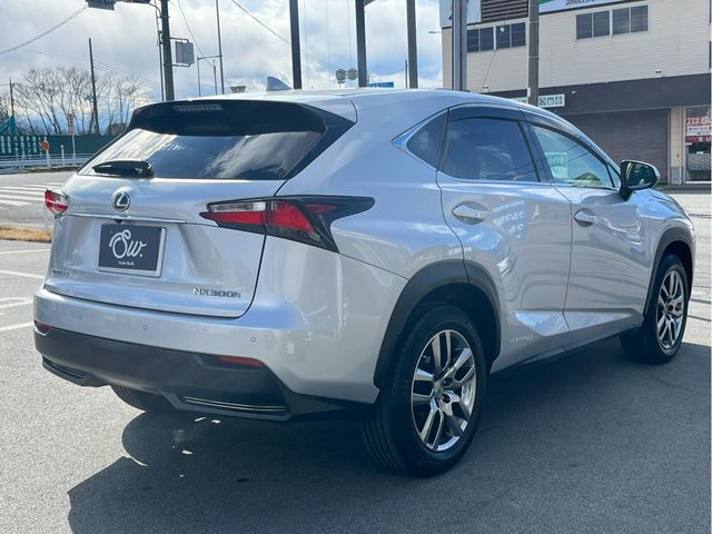 TOYOTA LEXUS NX300H 2015 Image 31