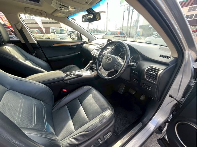 TOYOTA LEXUS NX300H 2015 Image 31