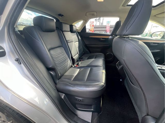 TOYOTA LEXUS NX300H 2015 Image 31