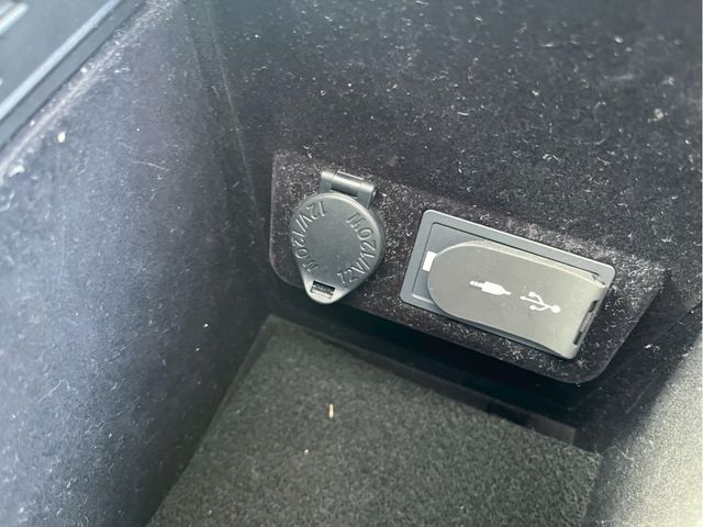 TOYOTA LEXUS NX300H 2015 Image 31