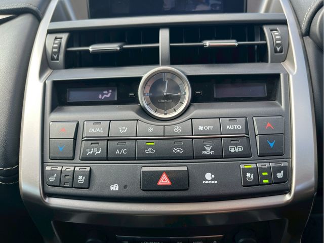 TOYOTA LEXUS NX300H 2015 Image 31