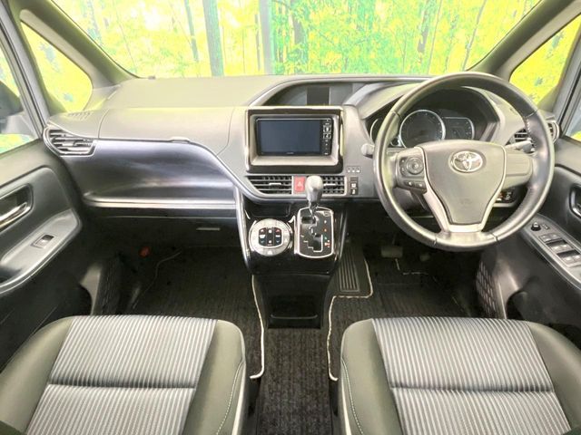 TOYOTA VOXY 2016 Image 31