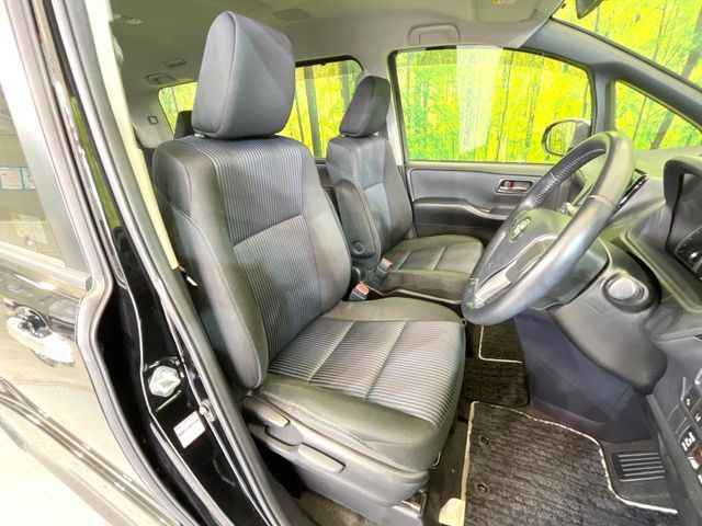 TOYOTA VOXY 2016 Image 31