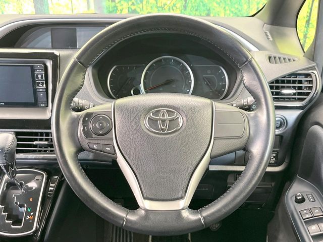 TOYOTA VOXY 2016 Image 31