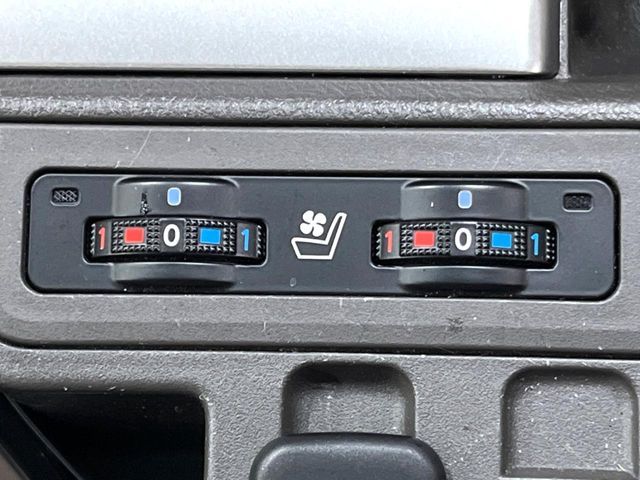 TOYOTA LANDCRUISER PRADO 2023 Image 31