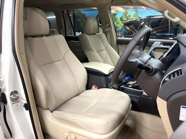TOYOTA LANDCRUISER PRADO 2023 Image 31