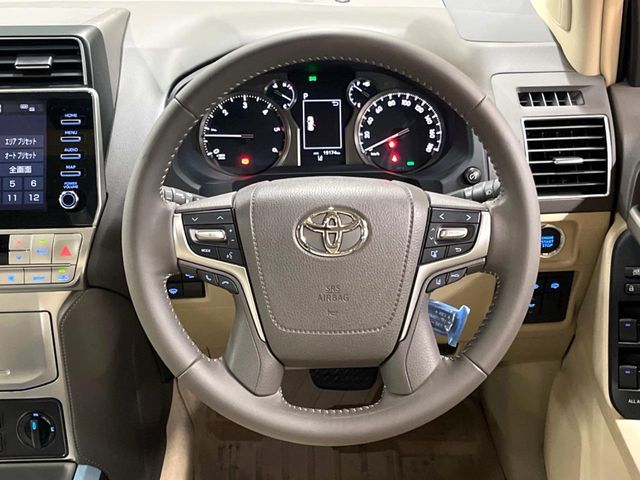 TOYOTA LANDCRUISER PRADO 2023 Image 31