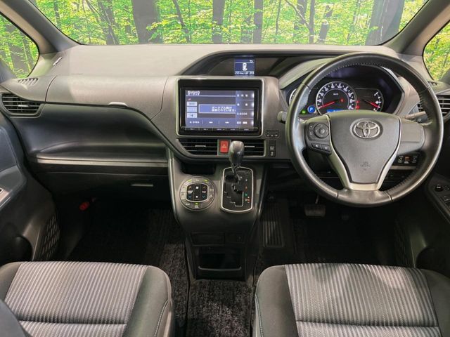 TOYOTA VOXY 2014 Image 31