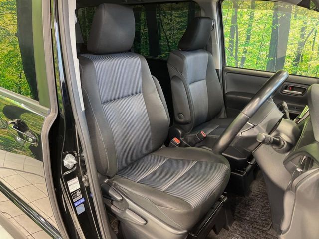 TOYOTA VOXY 2014 Image 31