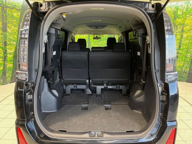 TOYOTA VOXY 2014 Image 31