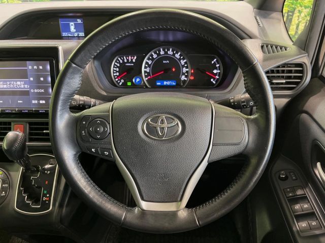 TOYOTA VOXY 2014 Image 31