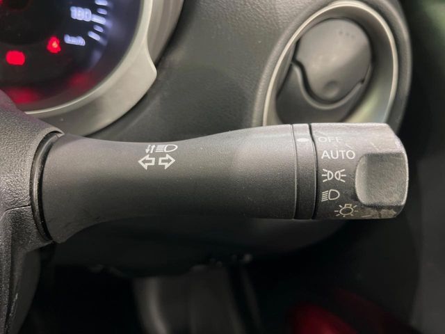 NISSAN JUKE 2011 Image 31